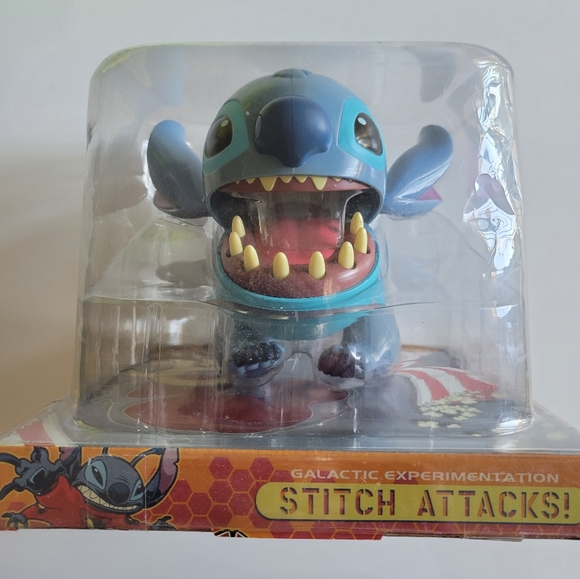 Stitch Attacks! Action Toy Figure Game - Picture 2 of 6